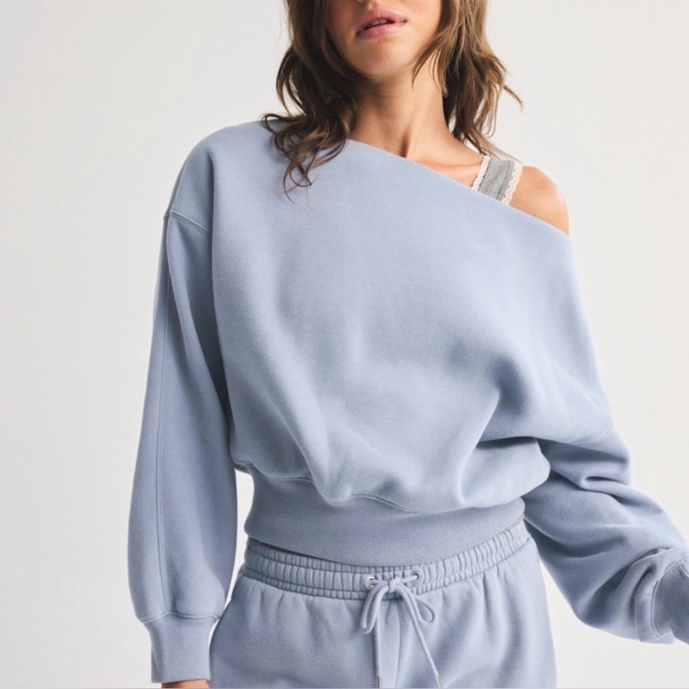 Abercrombie & Fitch Soft Sweatshirt